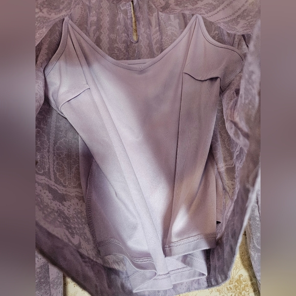 Jennifer Lopez Medium Blouse - Picture 5 of 8